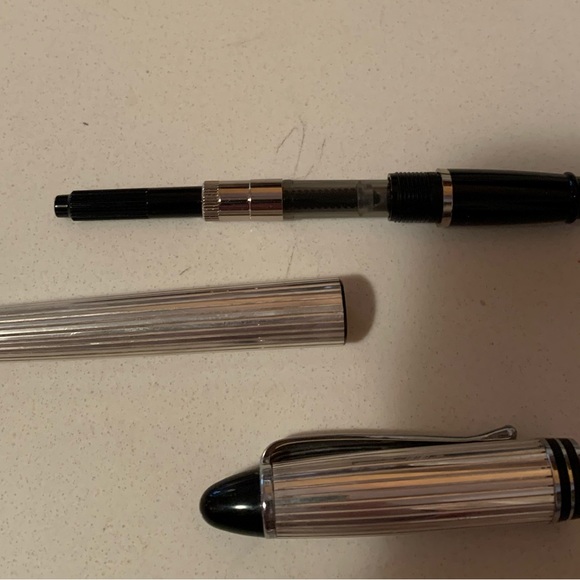 Aurora Ipsilon Sterling Silver Gountain Pen -IB02844 Mase in Italy - Picture 10 of 14